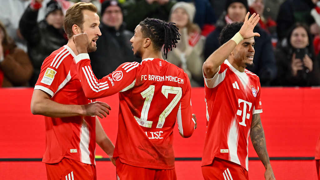Harry Kane, Michael Olise, Luis Diaz celebran contra Hoffenheim.