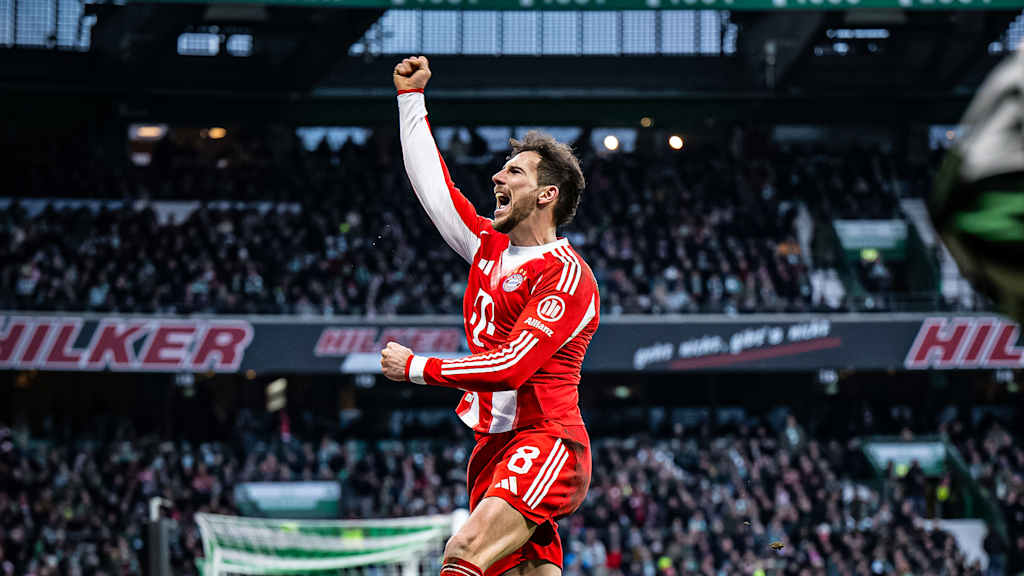 Leon Goretzka jubelt während des Bundesliga-Gastspiels des FC Bayern beim SV Werder Bremen
