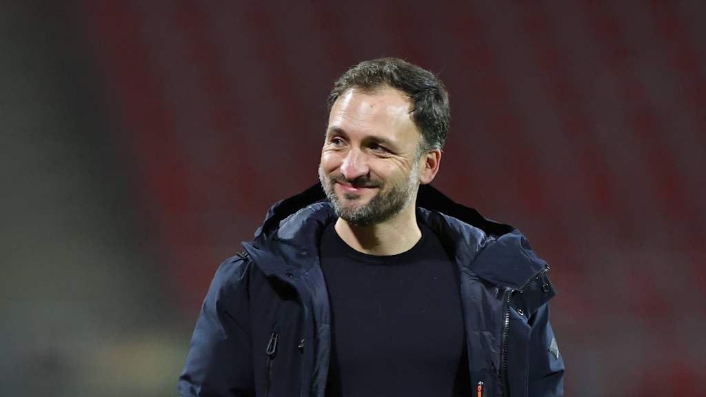 José Barcala lächelnd nach dem Sieg in Nürnberg.