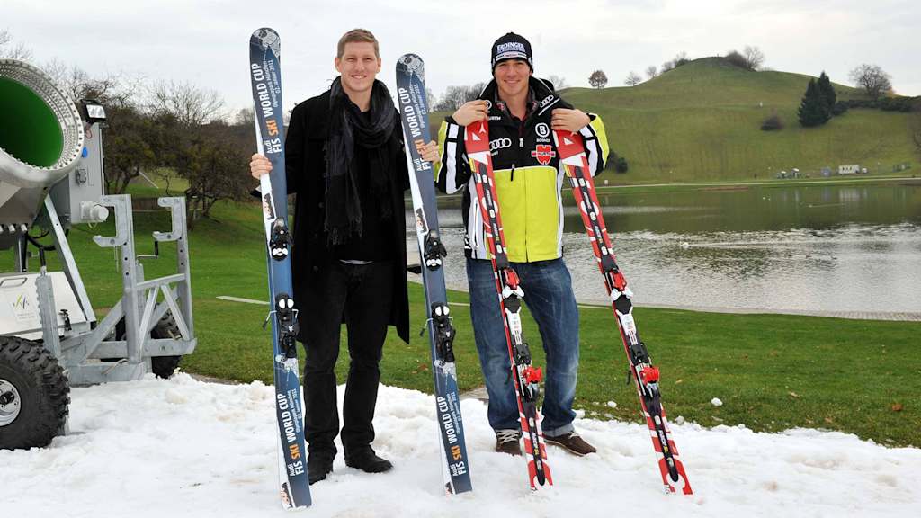 Wo ist der Schnee? Basti Schweinsteiger und Felix Neureuther 2010 bei einer Werbeaktion in München.