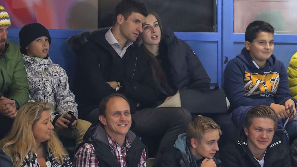 Auch bevor er "Kanadier" wurde, hat Thomas Müller gern beim Eishockey in München vorbeigeschaut.