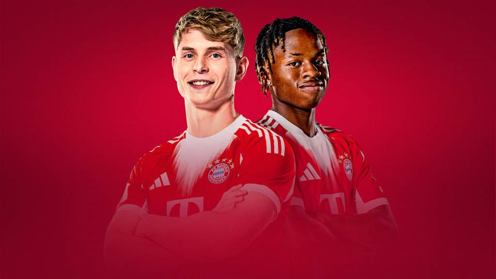 Frank Egwuatu vom FC Bayern im Duell um den Ball im Spiel gegen 1860 München.