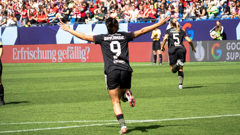 Jovana Damnjanović jubelnd beim Supercup 2025 gegen den VfL Wolfsburg.