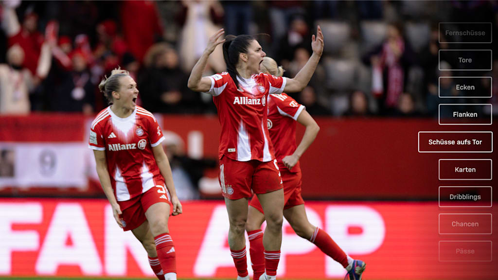 Grafik zum Highlight Creator: Klara Bühl und Carolin Simon umarmen sich.