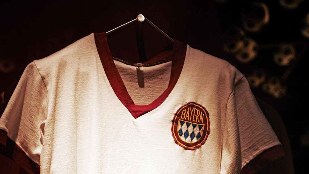 Das Aufstiegstrikot von Franz Beckenbauer im FC Bayern Museum