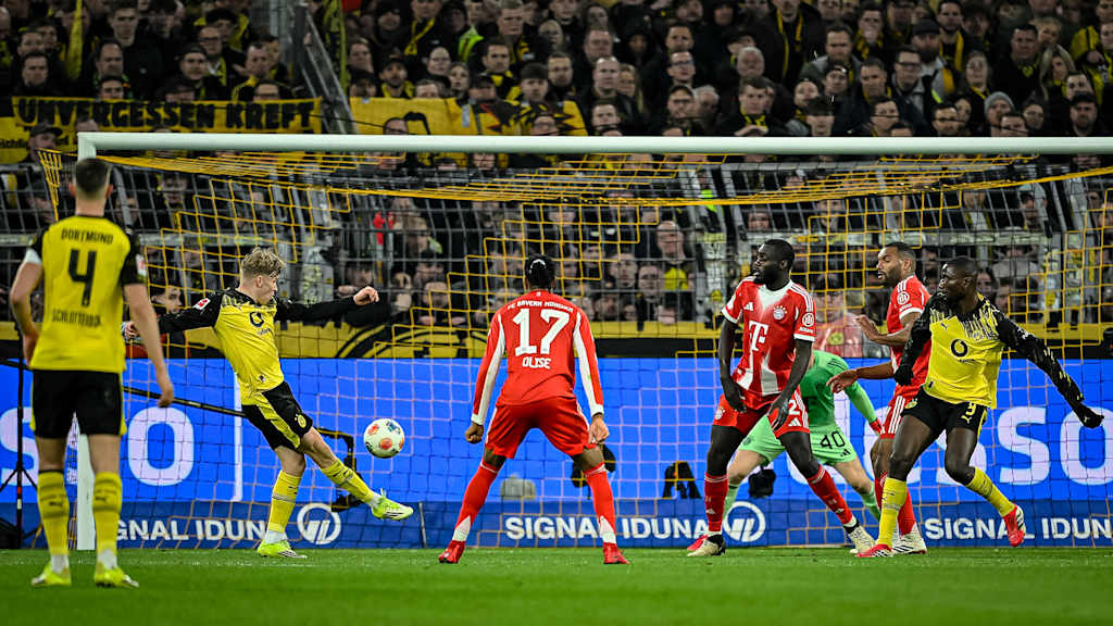 Daniel Svensson trifft zum Ausgleich während des Bundesliga-Topsspiels des FC Bayern bei Borussia Dortmund