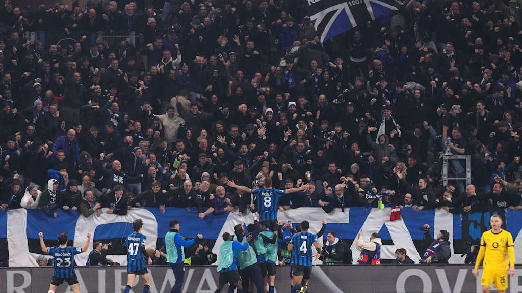 Lautaro Martinez in front of celebrating Inter fans
