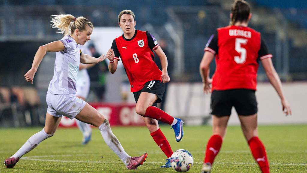 Barbara Dunst im Zweikampf.