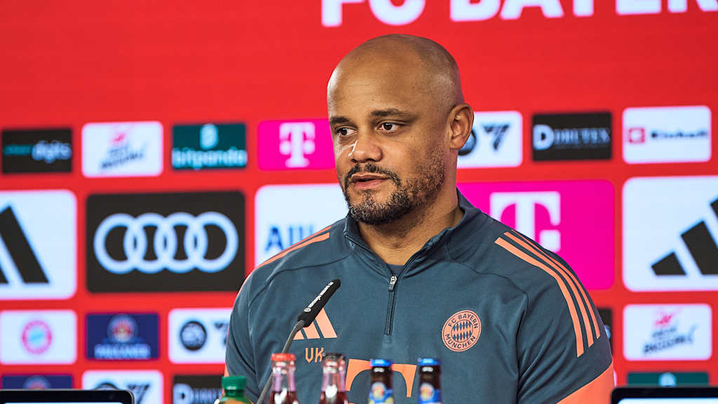 Vincent Kompany während des Pressetalks zum Heimspiel des FC Bayern gegen Mönchengladbach