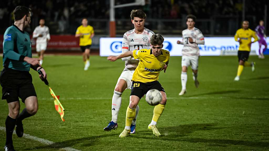 Spielszene aus dem Auswärtsspiel der FC Bayern Amateure bei der SpVgg Bayreuth in der Regionalliga Bayern