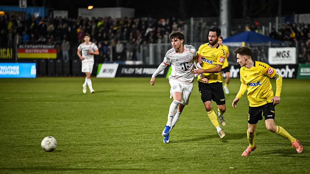 Spielszene aus dem Auswärtsspiel der FC Bayern Amateure bei der SpVgg Bayreuth in der Regionalliga Bayern