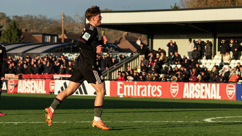 Matosevic läuft im dritten Trikot des FC Bayern.