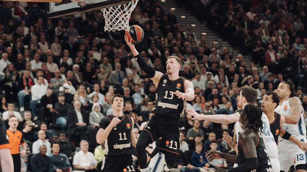 Andreas Obst Layup