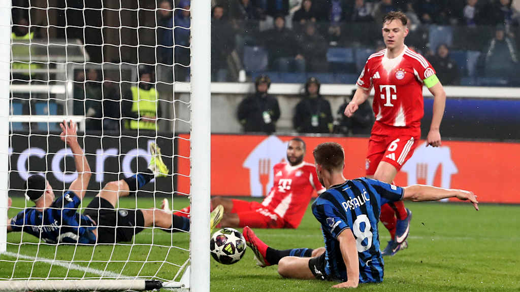 Bergamos Pasalic erzielt das 1:6 im Hinspiel des FC Bayern bei Atalanta Bergamo im Champions League Achtelfinale