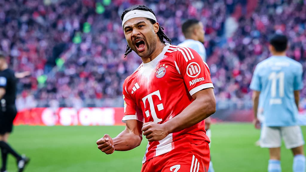 Serge Gnabry bejubelt sein Tor zum 4:0-Endstand im Bundesliga-Heimspiel des FC Bayern gegen den 1. FC Union Berlin