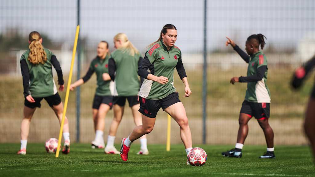 Vanessa Gilles während einer Trainingseinheit am FC Bayern Campus.