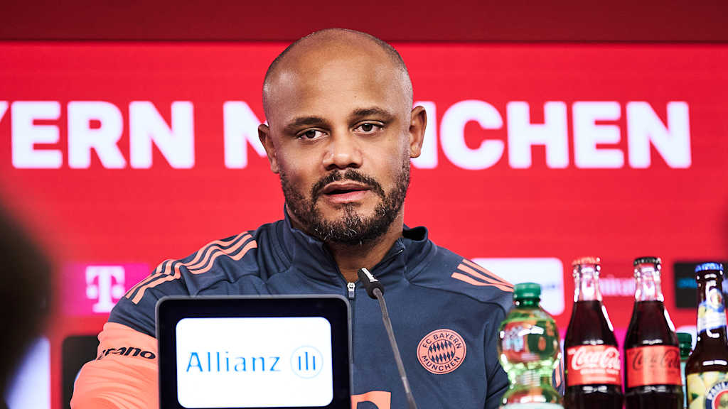 Vincent Kompany im Pressetalk des FC Bayern