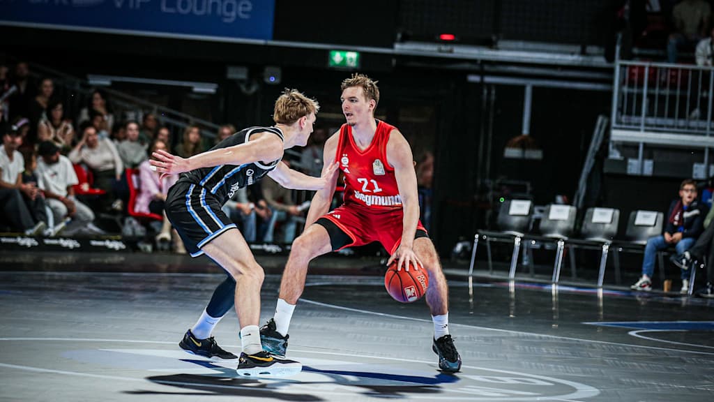 Justus Hollatz Dribbling