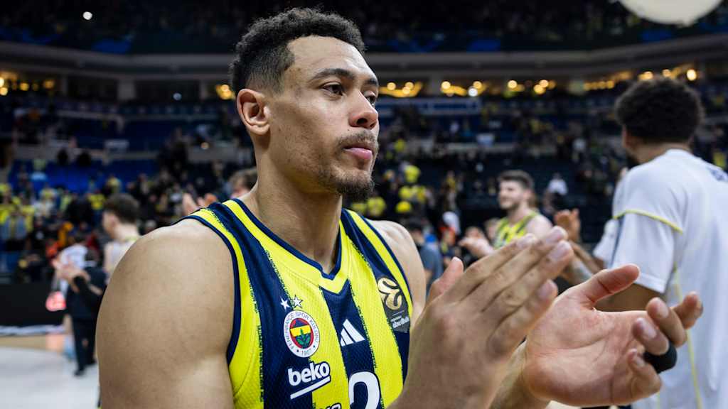 Wade Baldwin klatscht