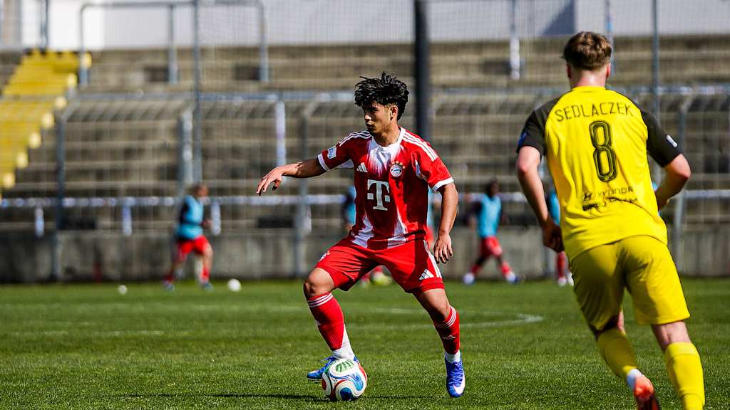 Maycon Douglas Cardozo führt den Ball am Fuß.