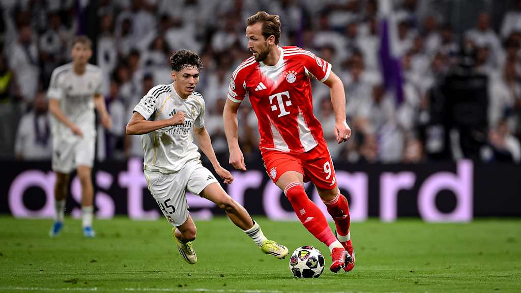 Harry Kane mit Ball am Fuß während des Viertelfinal-Hinspiels des FC Bayern bei Real Madrid