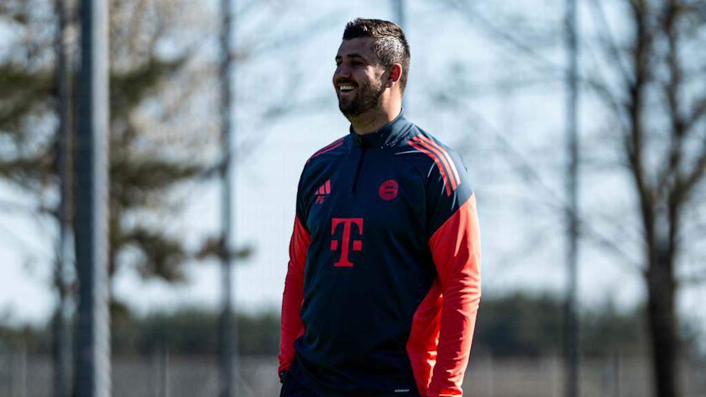 Peter Gaydarov lacht im Training.