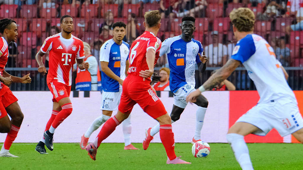 Bara Sapoko Ndiaye im Spiel des FC Bayern in Zürich