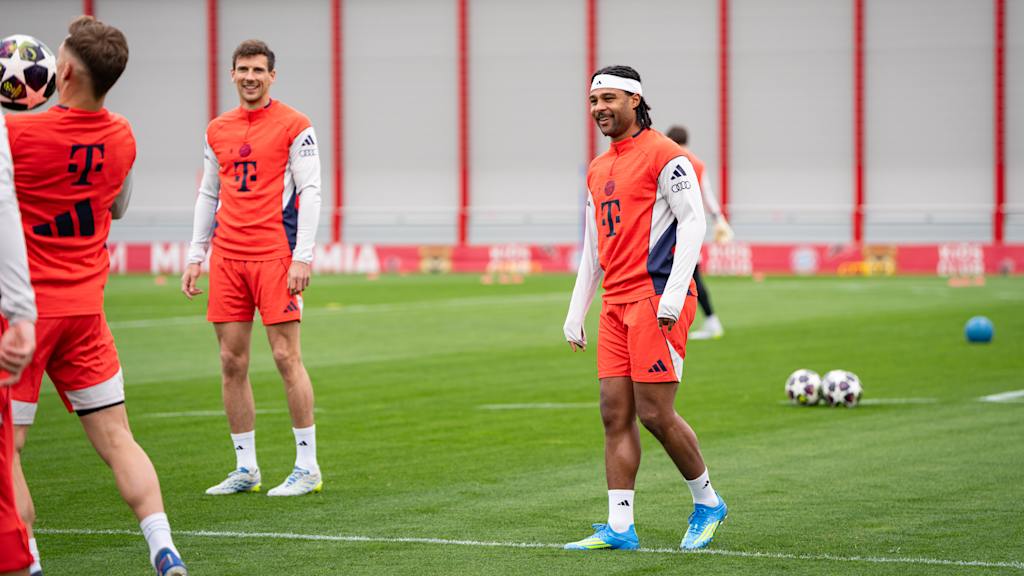 Serge Gnabry at Bayern training