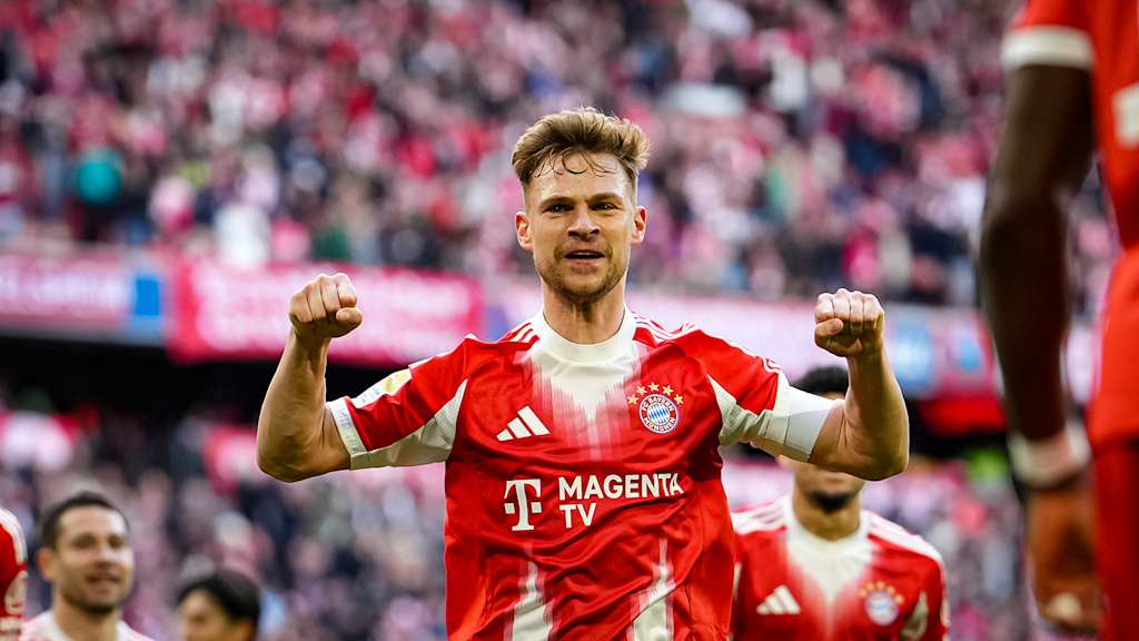 Joshua Kimmich ballt die Fäuste während des Bundesliga-Heimspiels des FC Bayern gegen den VfB Stuttgart