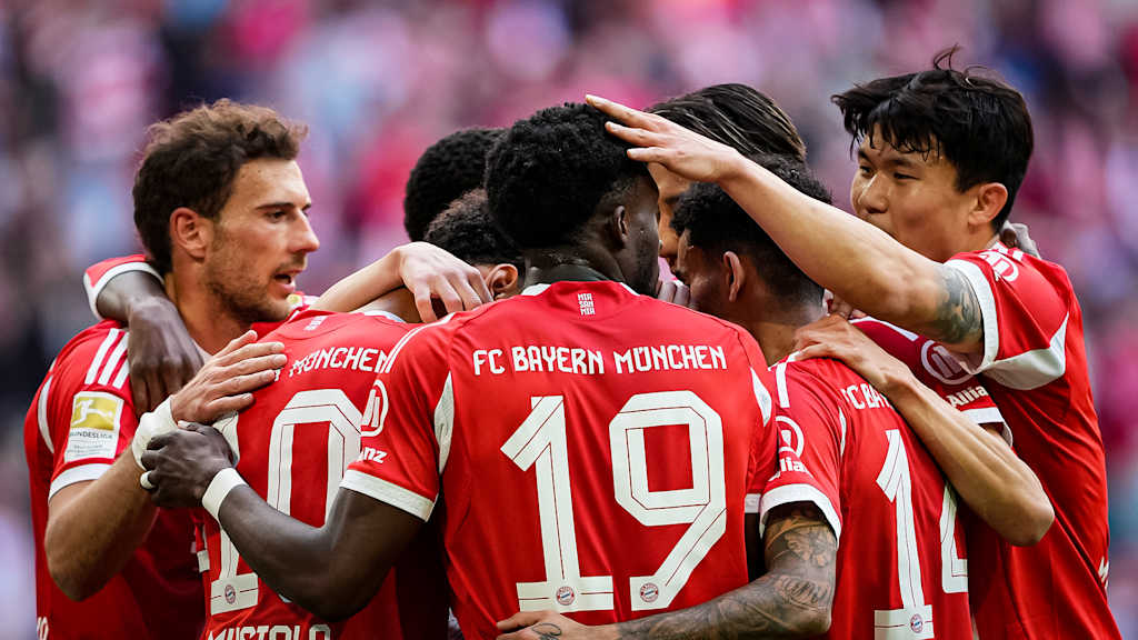 Leon Goretzka, Minjae Kim, Alphonso Davies und Co. jubeln während des Bundesliga-Heimspiels des FC Bayern gegen den VfB Stuttgart