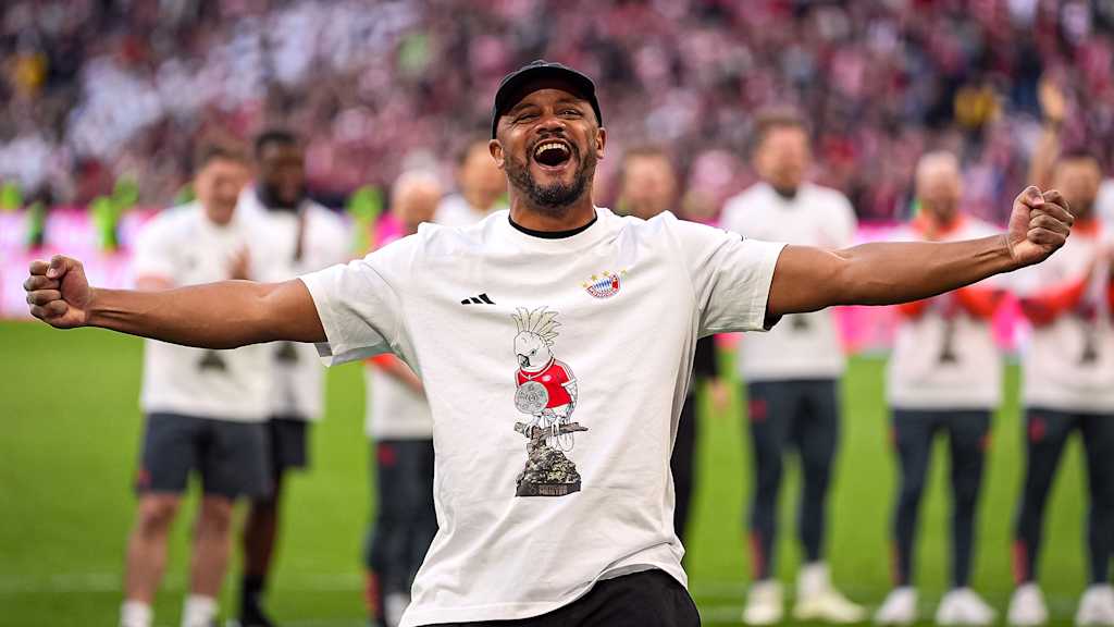 Vincent Kompany feiert den Titel im Meistershirt mit Kakadu