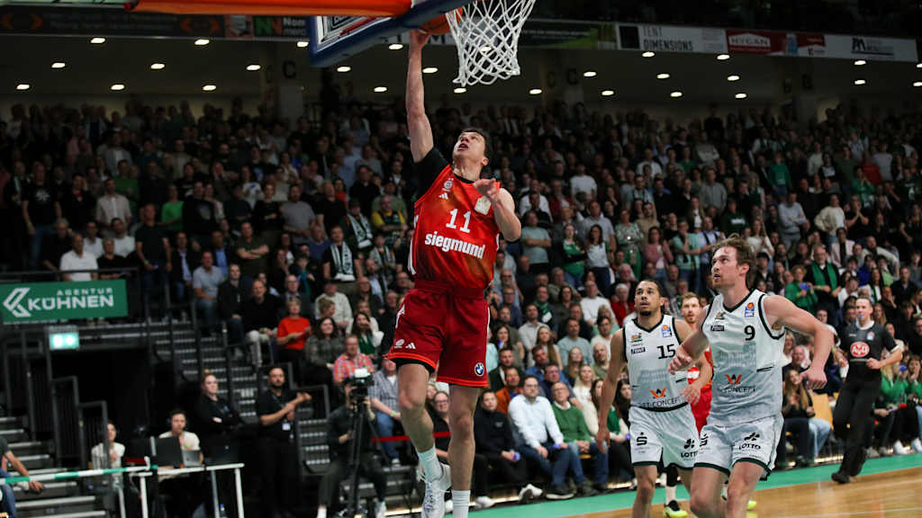 Layup Vladimir Lucic