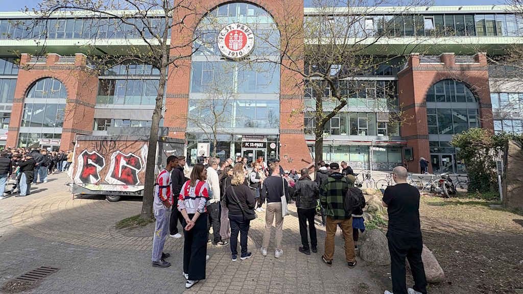 Stadionführung auf St. Pauli für Mitglieder des FC Bayern