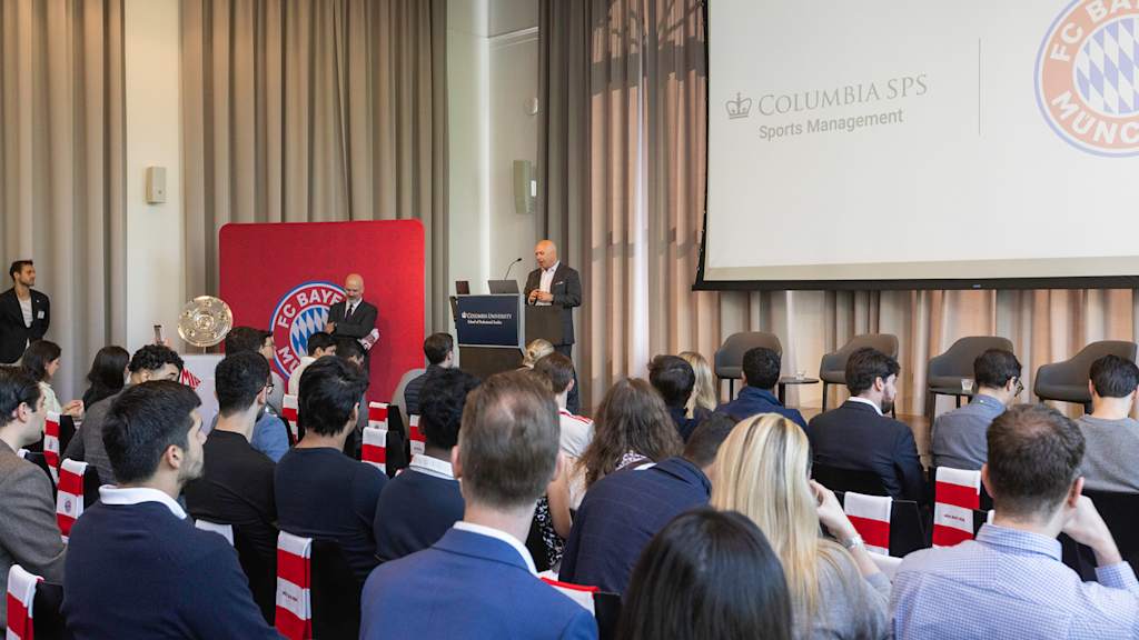 A speaker at the panel discussion with representatives from FC Bayern at Columbia University.