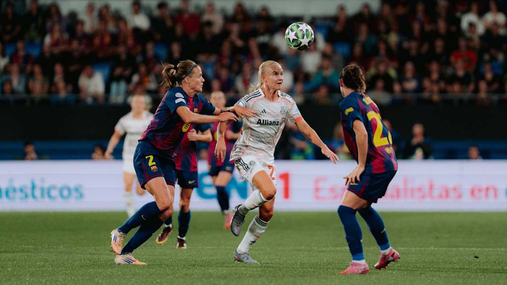 Pernlle Harder während des Auswärtsspiels beim FC Barcelona 2025.