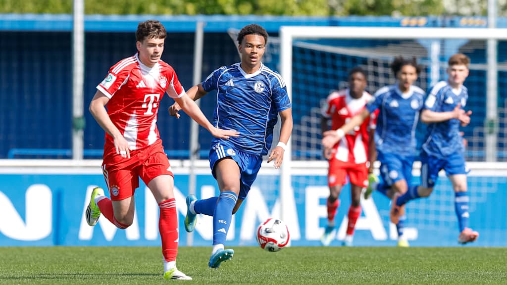 Afrim Gashi im Zweikampf um den Ball.