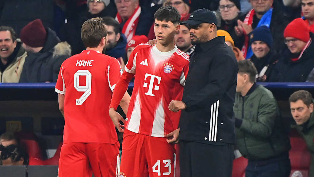 Filip Pavic im Spiel des FC Bayern gegen Atalanta Bergamo