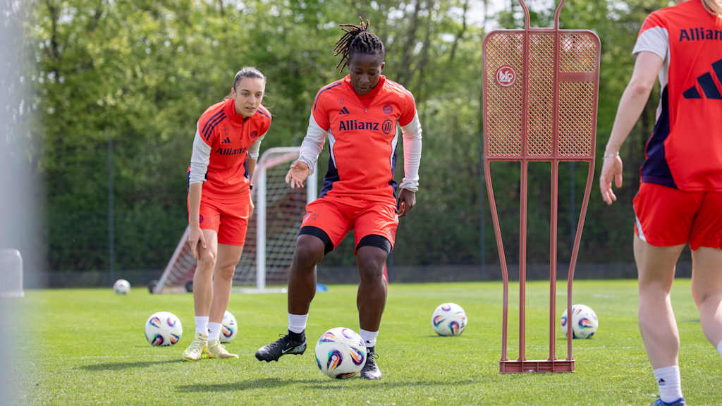 Bernadette Amani während einer Trainingseinheit der FC Bayern Frauen.