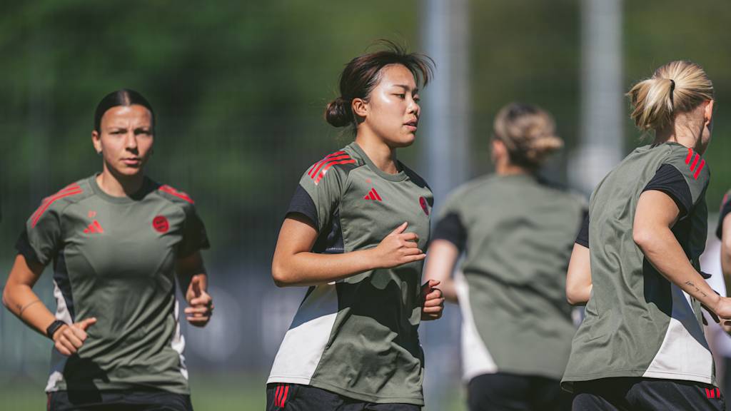 Momoko Tanikawa während des Abschlusstrainings der FCB-Frauen vor Barcelona.