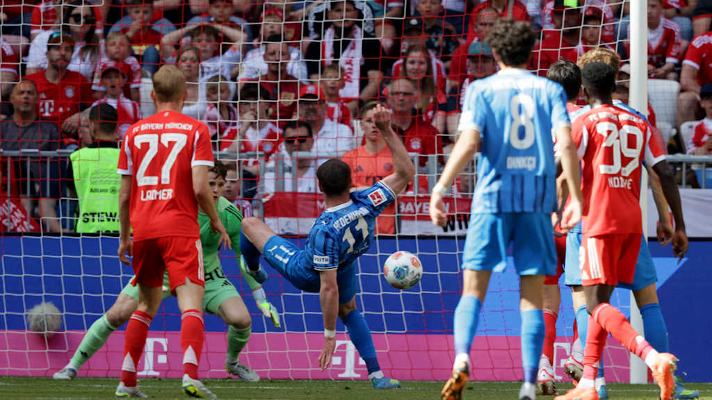 Budu Zivzivadze erzielt das 0:1 im Bundesliga-Spiel des FC Bayern gegen den 1. FC Heidenheim