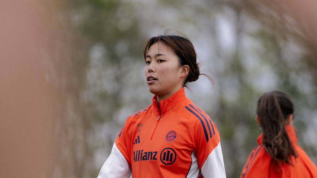 Momoko Tanikawa während einer Trainingseinheit der FC Bayern Frauen.