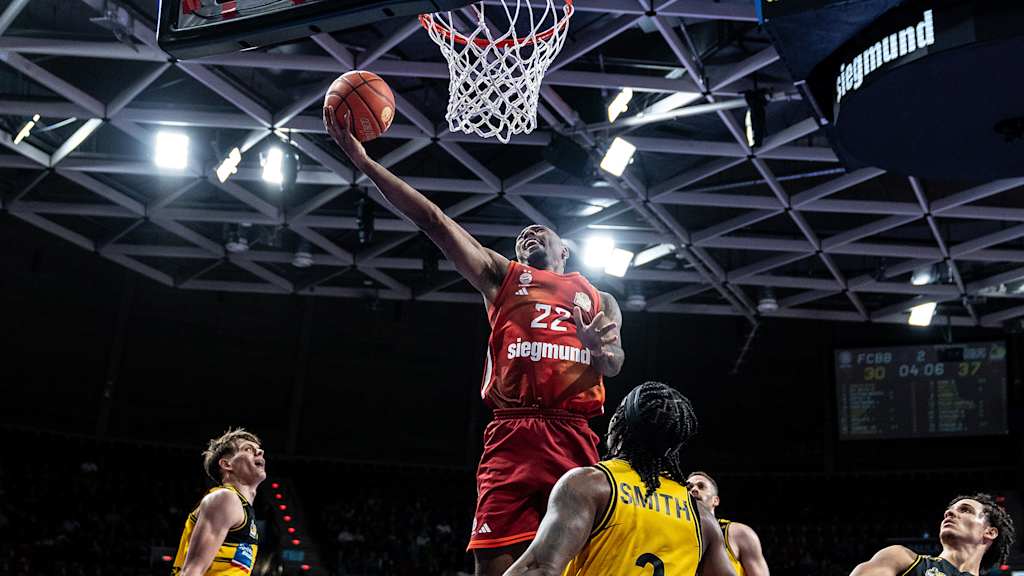 Isiaha Mike Layup