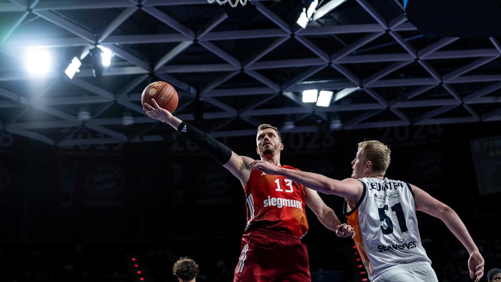 Andreas Obst Layup
