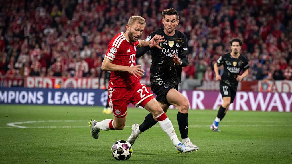 Konrad Laimer am Ball im Rückspiel des FC Bayern gegen Paris Saint-Germain in der Champions League