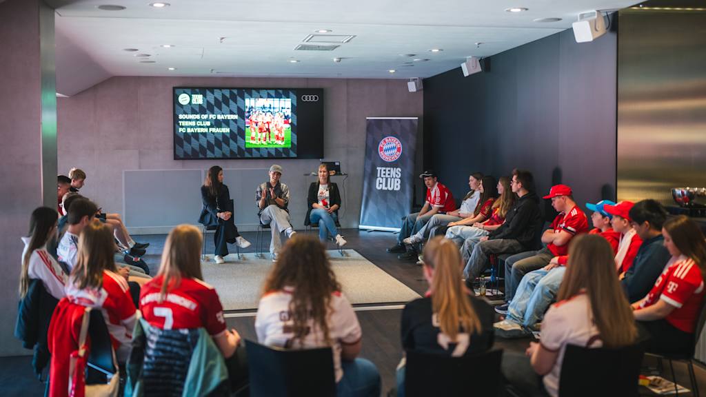 Young people at the 'The Sound of FC Bayern’ workshop at the Allianz Arena
