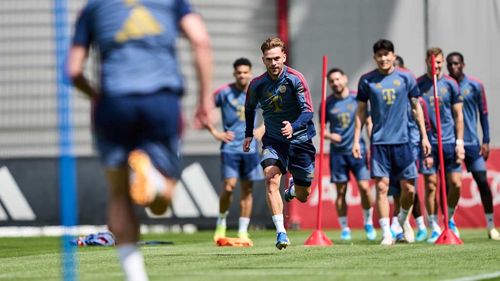 Joshua Kimmich rennt im Training des FC Bayern