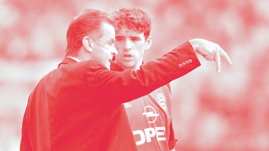 Ottmar Hitzfeld gibt Owen Hargreaves Anweisungen