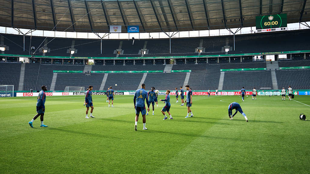 Spieler des FC Bayern beim Abschlusstraining des FC Bayern vor dem Pokalfinale