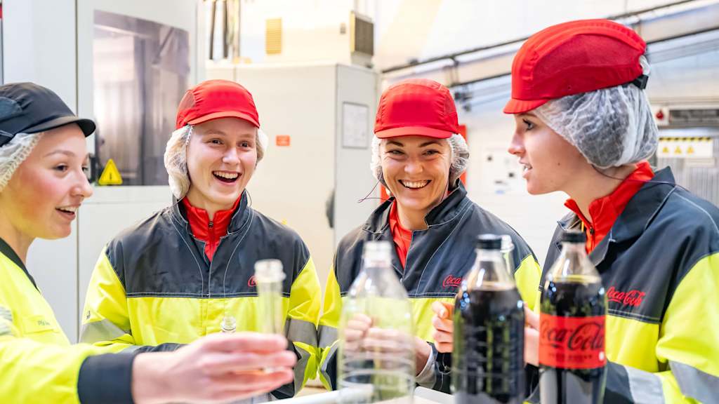 Die FCB-Frauen zu Besuch bei CocaCola in Fürstenfeldbruck