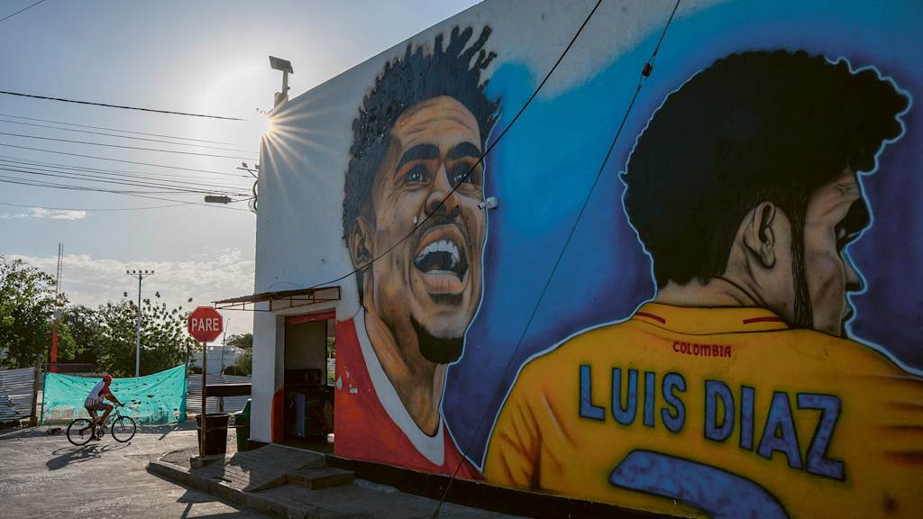 Grafitto mit dem Konterfei von Luis Diaz auf einer Wand in Kolumbien